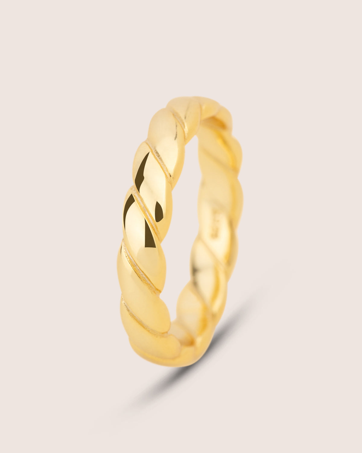 "anillo oro"